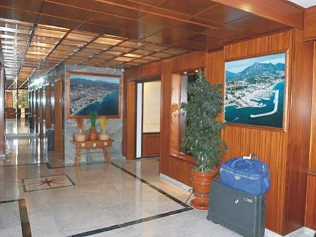 Apartamentos Mediterraneo Nerja Exterior photo